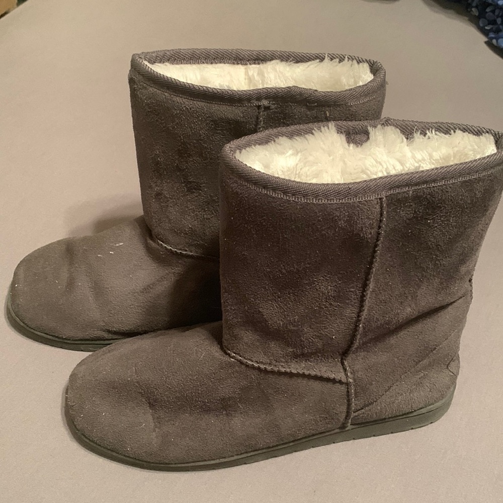 Dawgs gray boots size 10